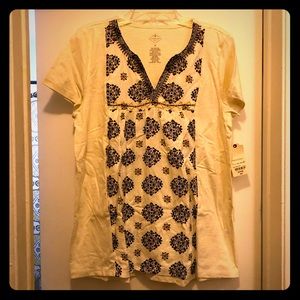 NWT St. John’s Bay Women’s Medallion Top